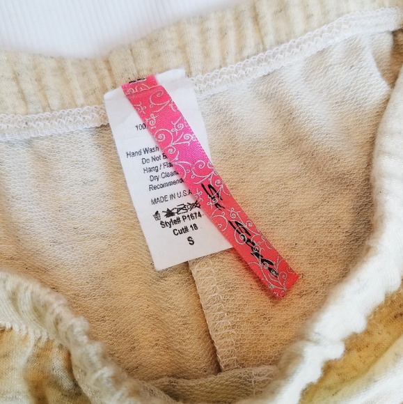 Pastel Yellow Comfy Hi-Wasted Shorts - Picture 6 of 6